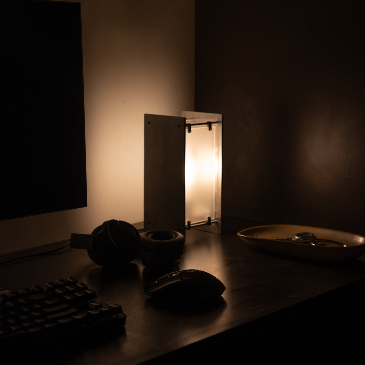 SOLIS - DESK LAMP